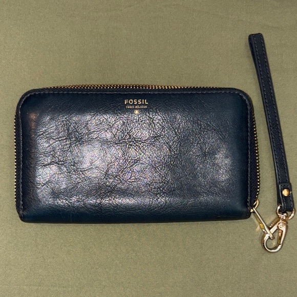 Fossil Navy Leather Wristlet Wallet - Picture 1 of 3